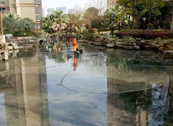 和政景观池淤泥清理